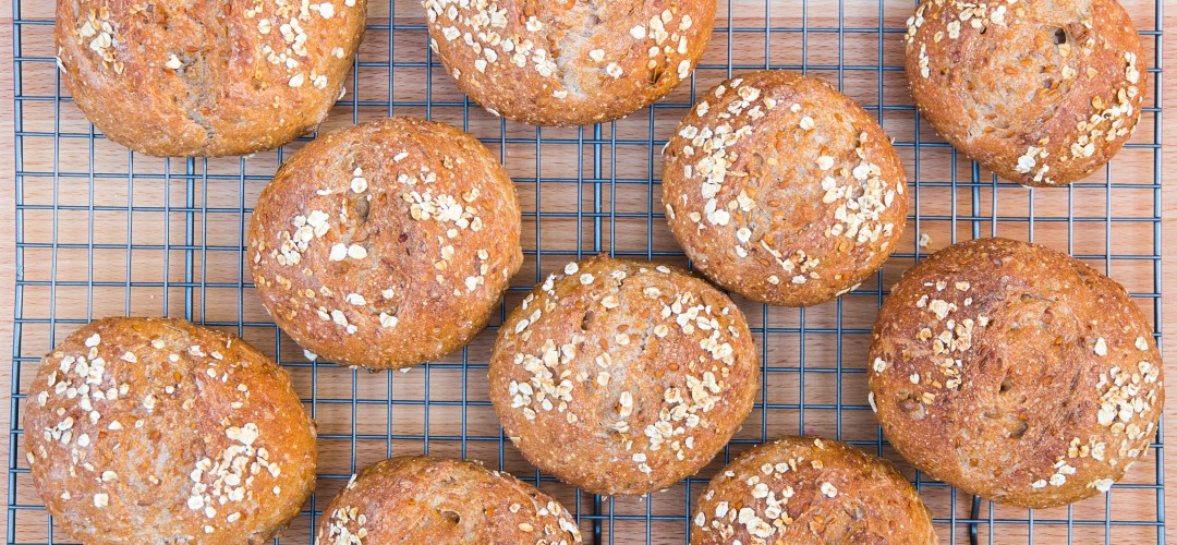 Grovboller med hvedekerner