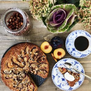 krydderkage med blommer