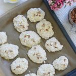 koldhævede brunchboller med nødder