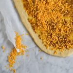 brødstænger med ost og pesto