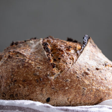 fuldkornssurdejsbrød