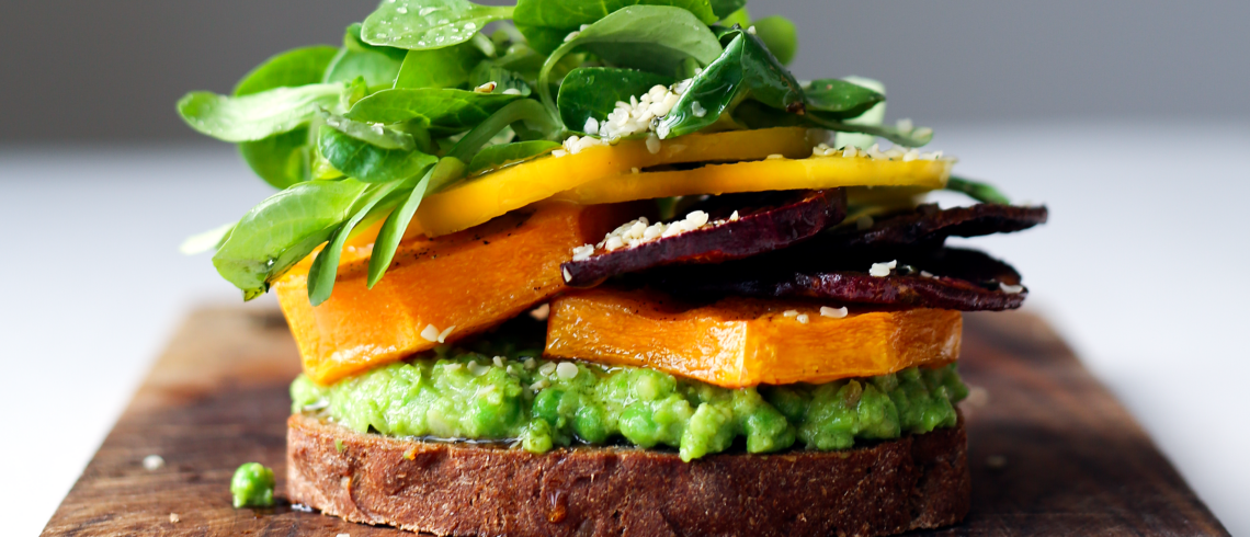 vegetarisk rugbrødssandwich