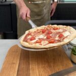 pizza bagt på grill