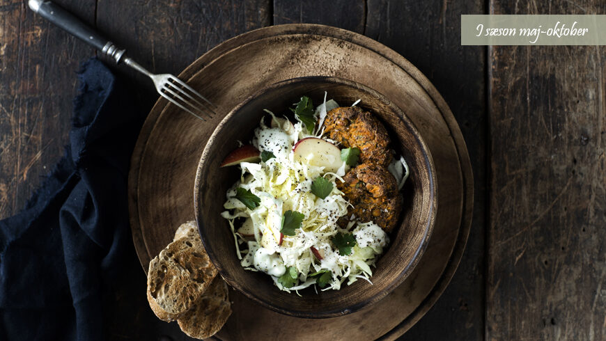 Kikaerteboffer Med Sode Kartofler Og Sprod Spidskalssalat Nem Opskrift