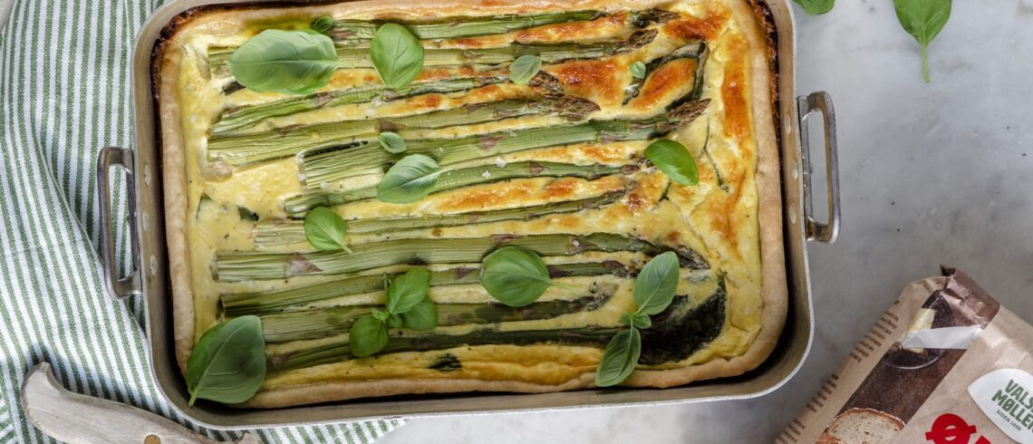 Tærte med asparges og feta