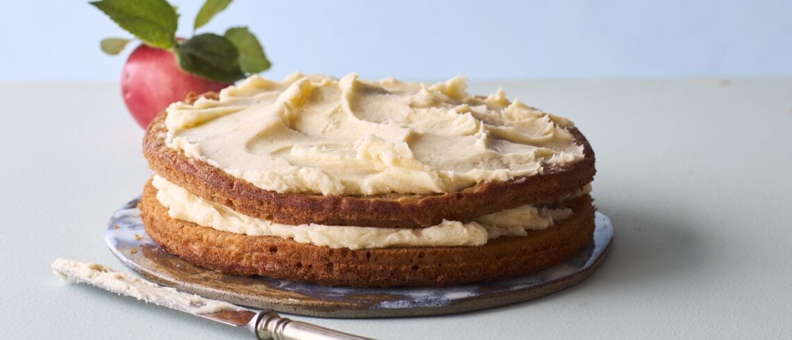 Æblekage med frosting - bageblanding