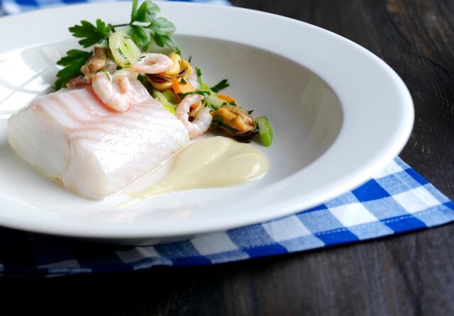 Gule Ærter m. torsk, muslinger og rejer