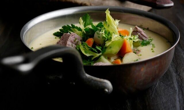 Sprængt kalvebryst m. Gule Ærter